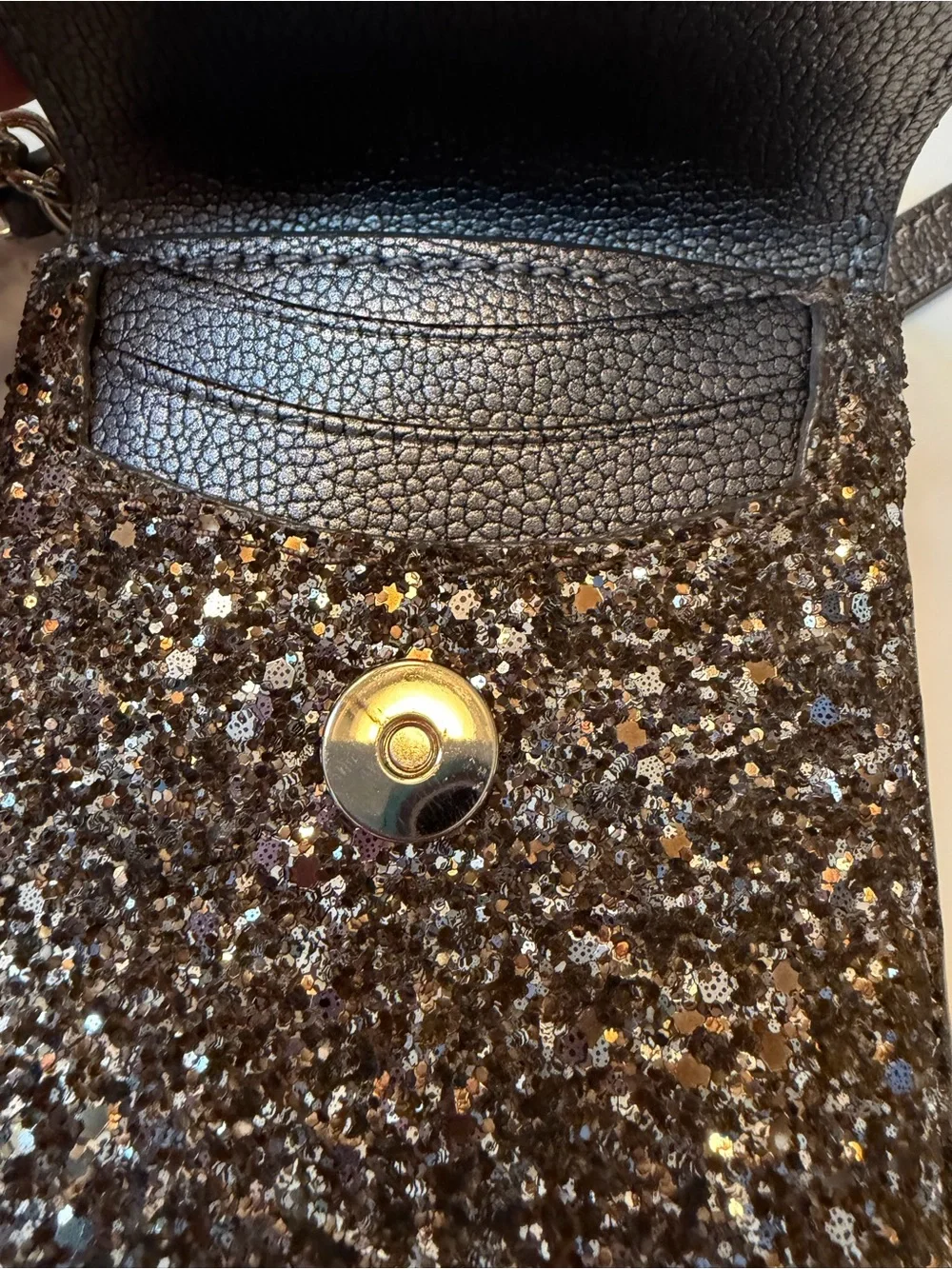 #792 kate spade Metallic Charcoal Pebbled Leather Phone Pouch with Glitter Trim